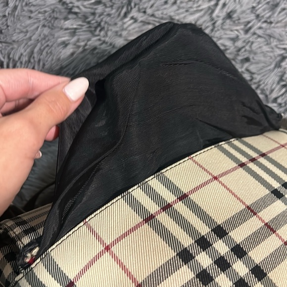 Burberry Fold Down Crossbody. - Picture 9 of 12
